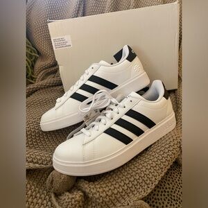 Adidas Grand Court 2.0 NEW NIB 8.5 white black stripe kicks sneakers shoes